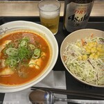 松屋 - 料理写真:牛豆腐キムチチゲ&サラダ&瓶ビール 1220円