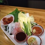 ホルモン煮込み 韓成 - 