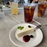 Kitchen cafe CRANBON - ケーキセットはドリンク付き(20個限定レアチーズ)