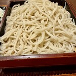 手打蕎麦 いしおか - 一見して更科系に見えるが、まったく違うお蕎麦だった。