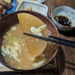 ナカガワ☆スエ食堂 - だご汁の巨大大根(笑)