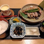 酔心 - 料理写真:六穀豚石焼ステーキ定食　1900円