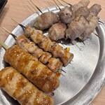 串焼き 野菜巻き串 路地裏酒場 炭家 池袋店 - 