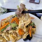 四季中華 - 豚肉と卵のキクラゲ炒めリフト