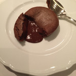 ル・マノアール・ダスティン - とろける温製チョコレートケーキ