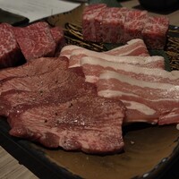 近江うし 焼肉 にくTATSU 青山本店 - 