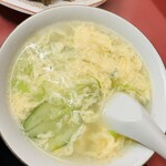 龍園 - 玉子スープ280円！ふんわり卵ときゅうりが入ってる、優しい味で美味い！！