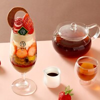 〔カフェ〕【期間限定】いちごと和紅茶の冬色パフェ（12/１から）