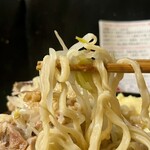 ラーメン専門 宮の森 - 麺リフト