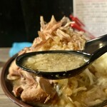 ラーメン専門 宮の森 - スープ