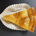 みつわベーカリー - 2025.10.28 (火)    アップルパイ　594円（税込）