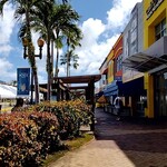 BEACHIN' SHRIMP - ホテル街メインロードに面して分かりやすいお店♫