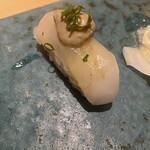 くら竹 - カワハギの肝乗せて