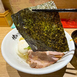 焼きあご煮干しらぁめん とびうお - 大きめの海苔