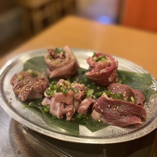 とりあえず頼んだけ！ラム肉5種盛り！