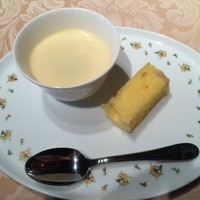 トゥーランドット 臥龍居  - 豆乳とキノコの茶わん蒸し？（一休限定全６品のランチコースより）