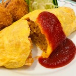 キッチン マカベ - オムライス　パカッ