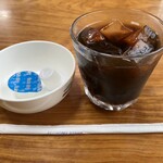あら井寿司 - 食後のアイスコーヒー