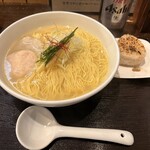 麺屋海神 新宿店 - あら炊き塩らぁめん　へしこ焼きおにきり付き