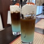 アニメイトカフェ - ドリンク写真:真っ黒クッキー付きミルクコーヒー