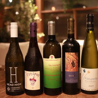 フランス産中心の豊富なワインと、料理のマリアージュを楽しんで