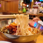 コリアンダイニング 梨泰院 - オリジナル冷麺リフトは苦手です