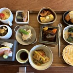 Genji[源氏] - メニューに方10品って書いてあるけど11品じゃない⁈