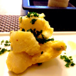 オステリア ブッビーノ - オリーブの実を合わせたポテトサラダ（料理名失念）。こちらも見た目ボリュームあるし、味付けもしっかりしているんですが、さっぱり感じる不思議。いくらでも食べられそう。