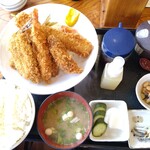 お食事処まるに - 