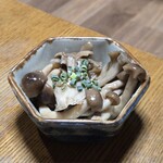 和牛 肉小僧 - きのこナムル　550円