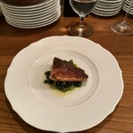 ジロトンド - 1皿目
      ハーブで香りづけたマサバのインパデッラ。