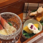 WASHOKU SUSHI ゆゆ梅田 - タイラギ貝のぬた／柿の白和／天使の海老、子持ち昆布