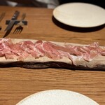 BATIDA - ハモンセラーノ18ヶ月。ハムというよりコクのあるチーズですね‼️