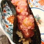 肉料理 ちぃちゃん - 赤酢しゃりの肉寿司