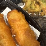 民謡島唄と沖縄料理ちぬまん 国際通り牧志店 - 衣サクサクでゴーヤの苦味が心地よい。