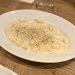 タロス - ◉サルデーニャ産　ペコリーノリーズのカチョエペペ　　¥2,420-