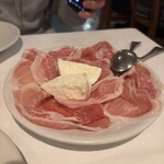 トラットリア ピッツェリア ラルテ - 生ハムと水牛モッツァレラ