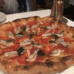 トラットリア ピッツェリア ラルテ - 秋刀魚のピザ