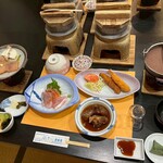 ニュー泊崎荘 - かに釜飯VS鮭いくら釜飯魚フルコース