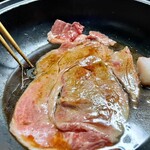 A・COOP - 最初は、砂糖と醤油で焼いていく(๑>؂<๑)