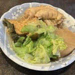 幸乃 - 料理写真:おでん　各種100円〜　てびち、やさいはマスト