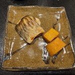 神田錦町 鮨たか晴 - 魳幽庵焼き・ピーナッツカボチャ