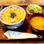 まとい食堂 - 親子丼（900円）