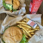 Teddy's Bigger Burgers - 料理写真: