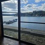 お魚処 玄海 - 個室から呼子大橋を望む