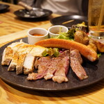 シュマッツ - ●グリル盛り合わせ ハーフ　2,805円