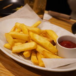 シュマッツ - ●フライドポテト　715円