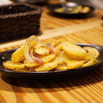 シュマッツ - ●ジャーマンポテト　649円