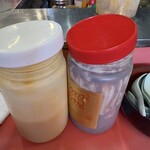 ラーメンショップ - 料理写真:調味料【おろしニンニク・豆板醤】