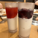 焼肉きんぐ - 飲むデザート、おすすめ、甘いけど。味は飲むヨーグルト、よく混ぜます。大変だけど